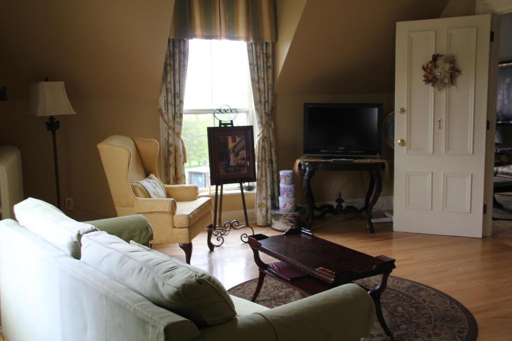 Lynwood Inn Baddeck Inlet Zimmer foto