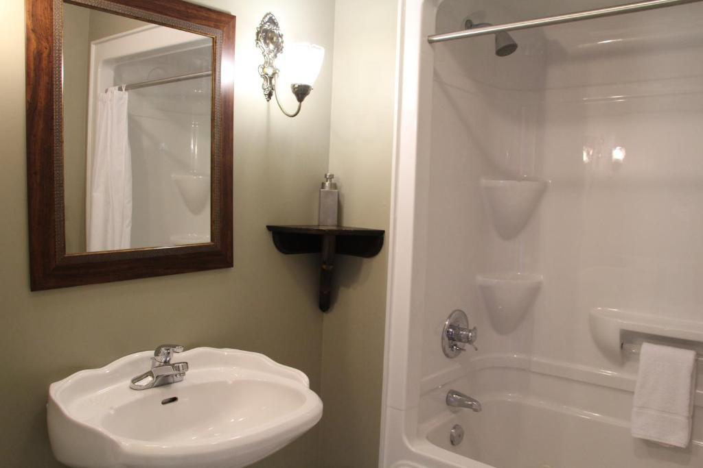 Lynwood Inn Baddeck Inlet Zimmer foto